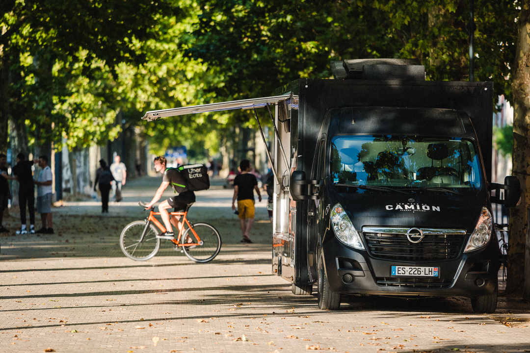 Les Mecs Au Camion Allées Jules Guesde-2